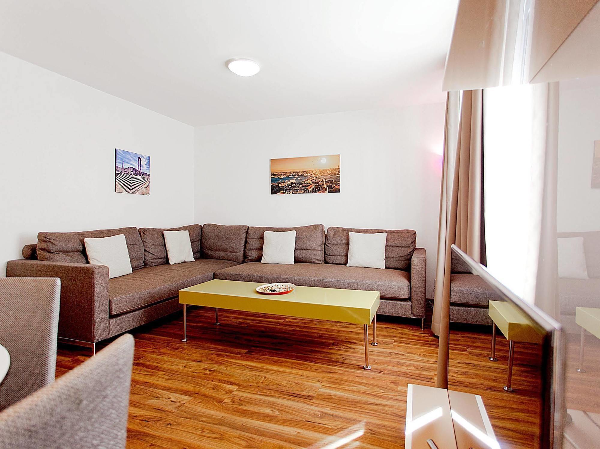 Premium Apartments By Livingdowntown Zurich Bagian luar foto