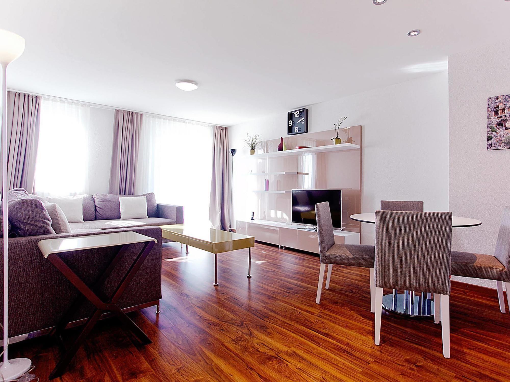 Premium Apartments By Livingdowntown Zurich Bagian luar foto