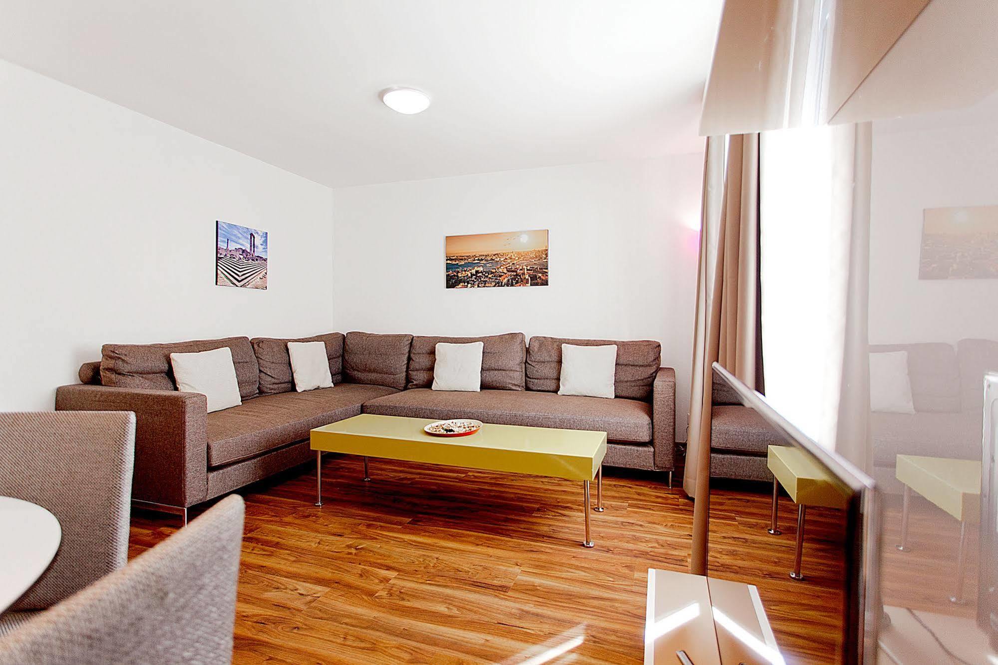 Premium Apartments By Livingdowntown Zurich Bagian luar foto