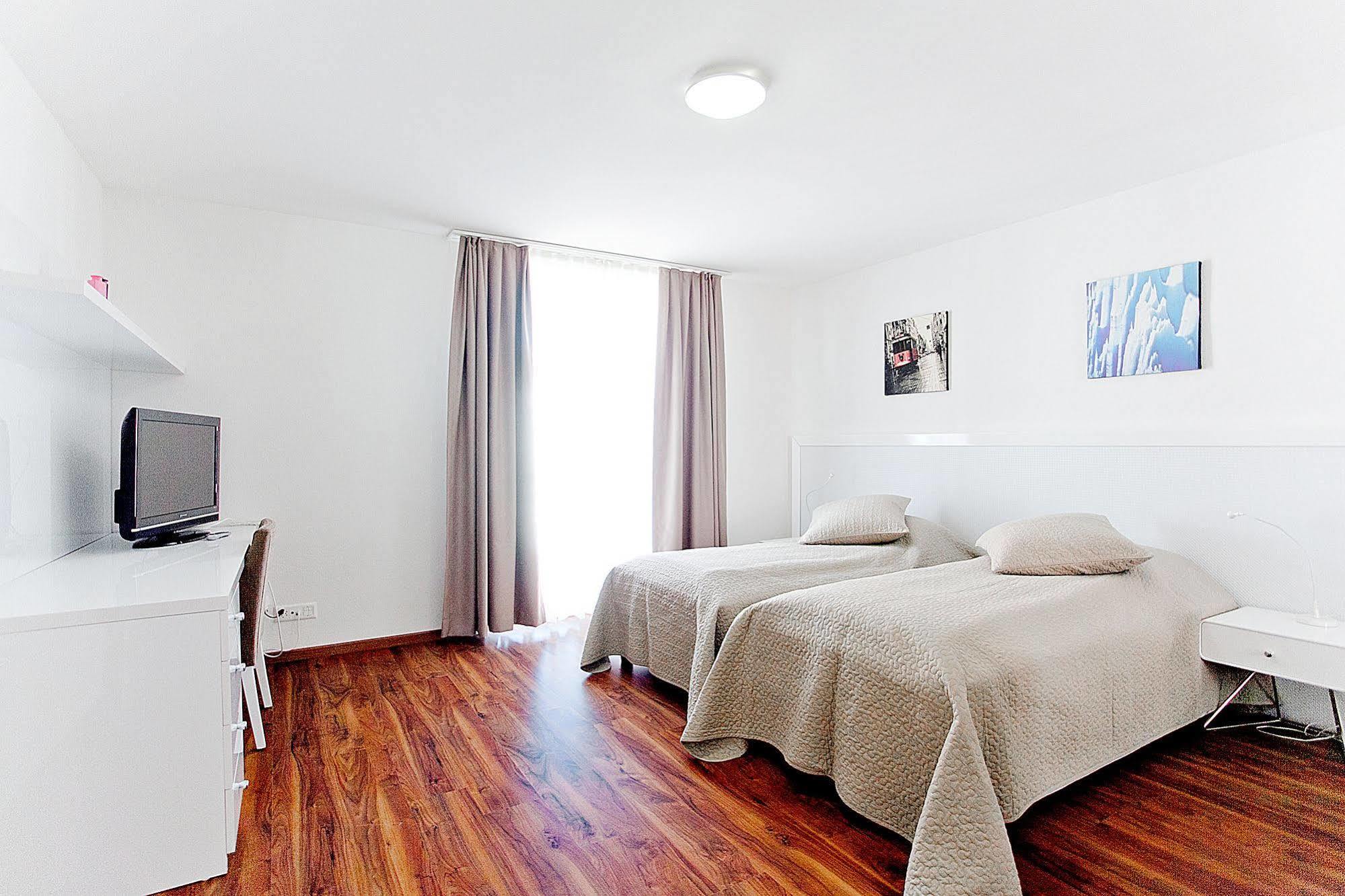 Premium Apartments By Livingdowntown Zurich Bagian luar foto